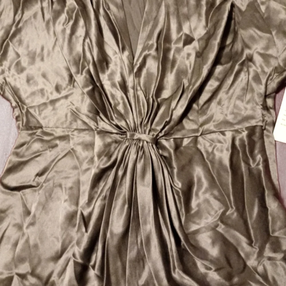 Women Silk Blouse - Picture 6 of 6